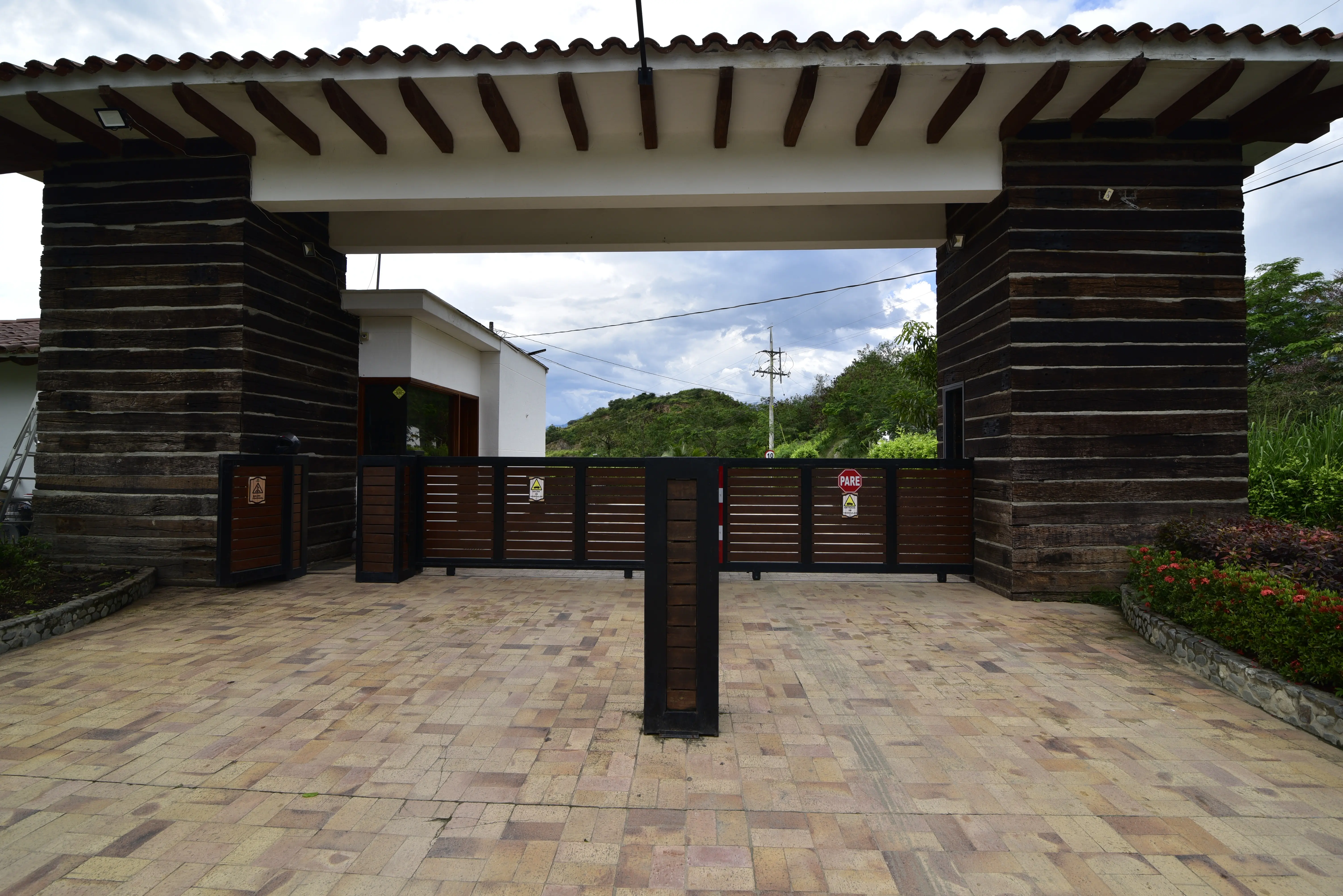 Proyecto Inmobiliario Portadas y Accesos